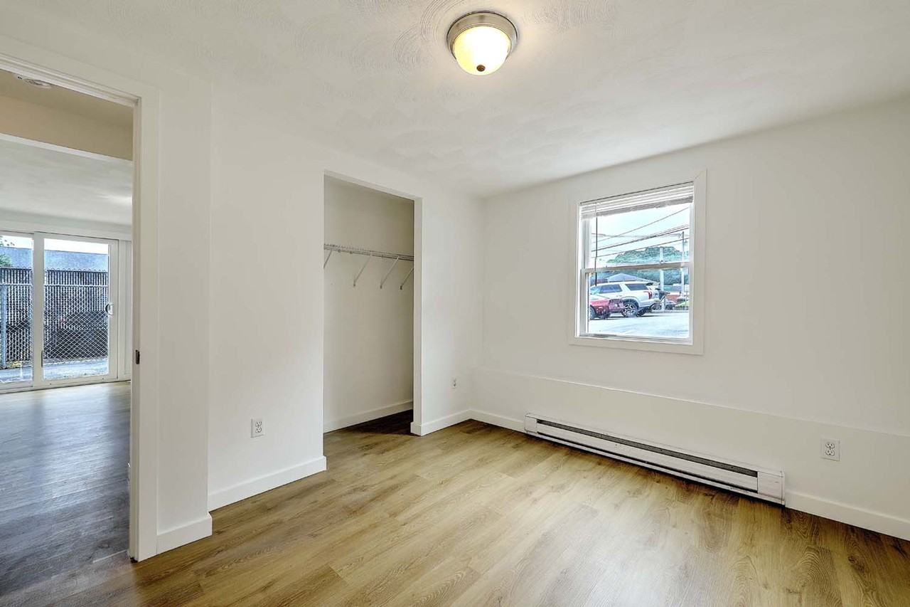 855 Providence Street - Photo 6 of 28