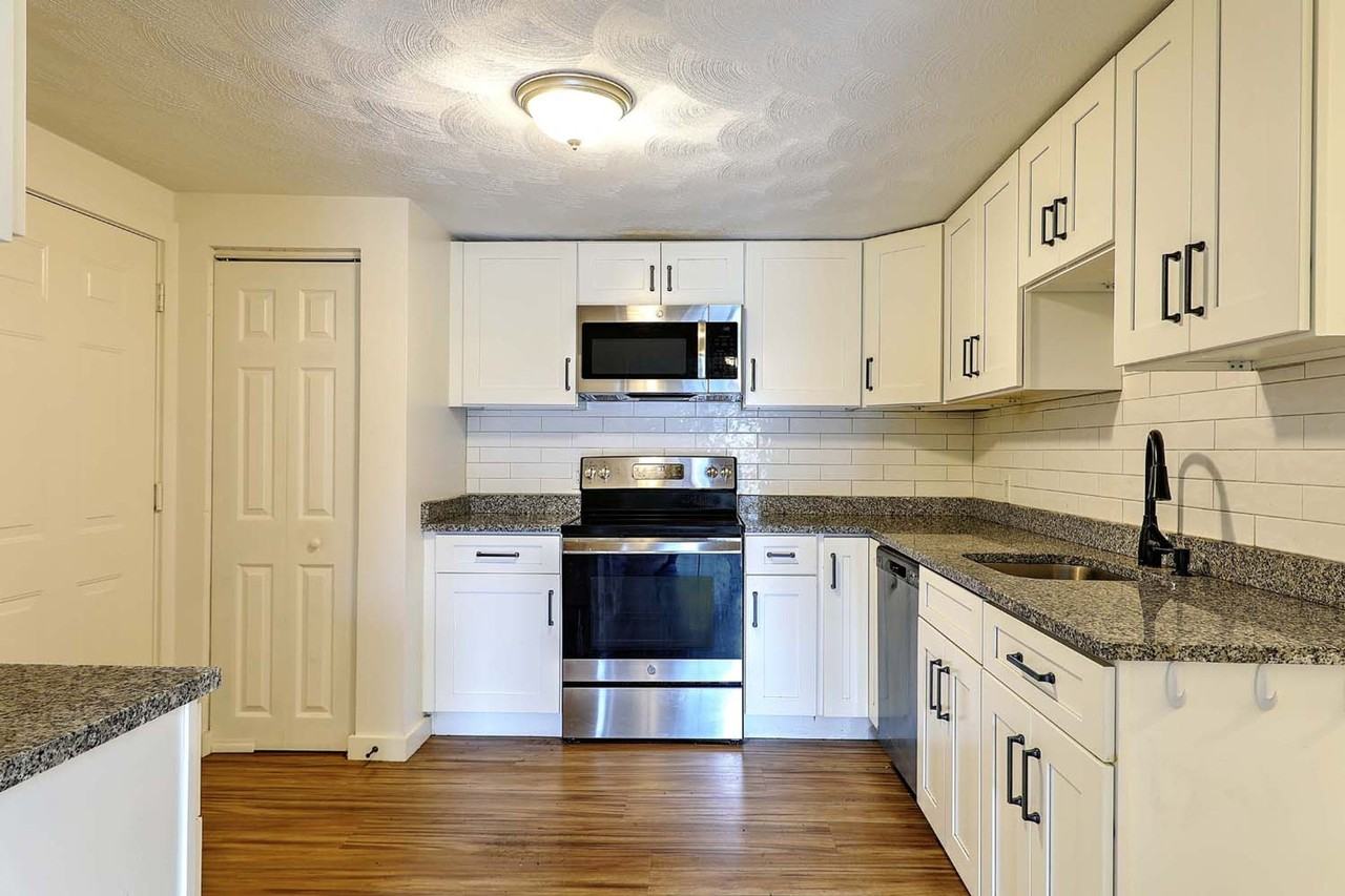 855 Providence St #6 - Photo 5 of 50