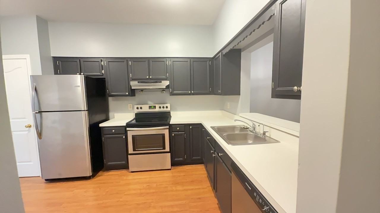 1547 Heritage Ave - Photo 2 of 13