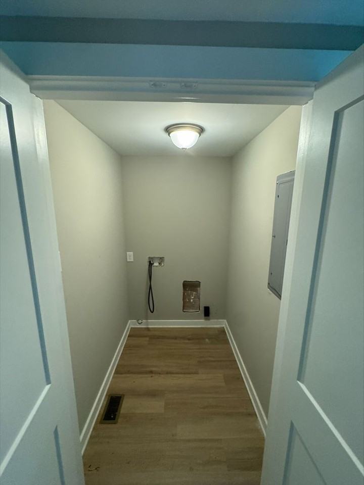 982 Webb Cir - Photo 5 of 18