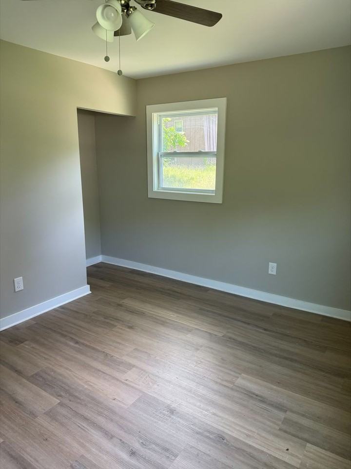 982 Webb Cir - Photo 6 of 18
