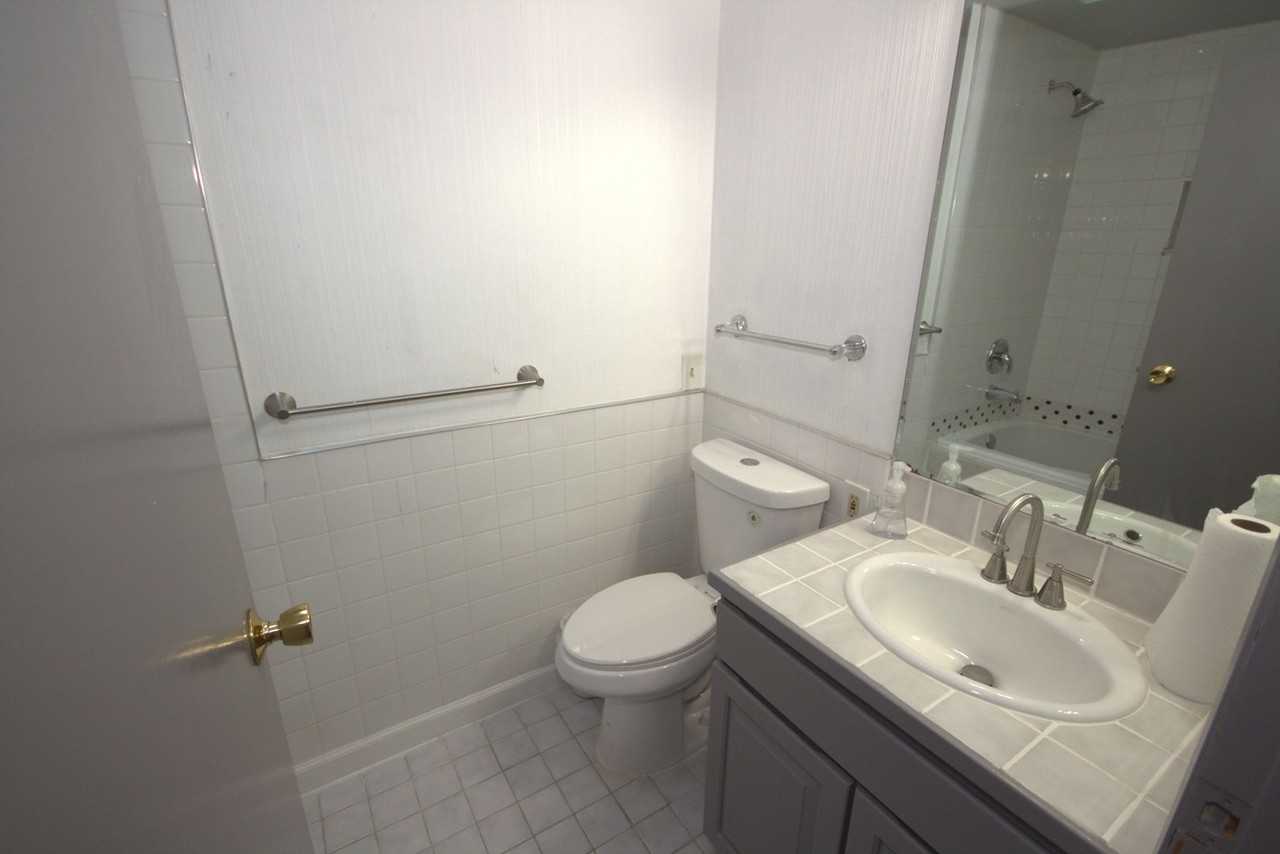 17932 51st Ave S - Photo 4 of 12