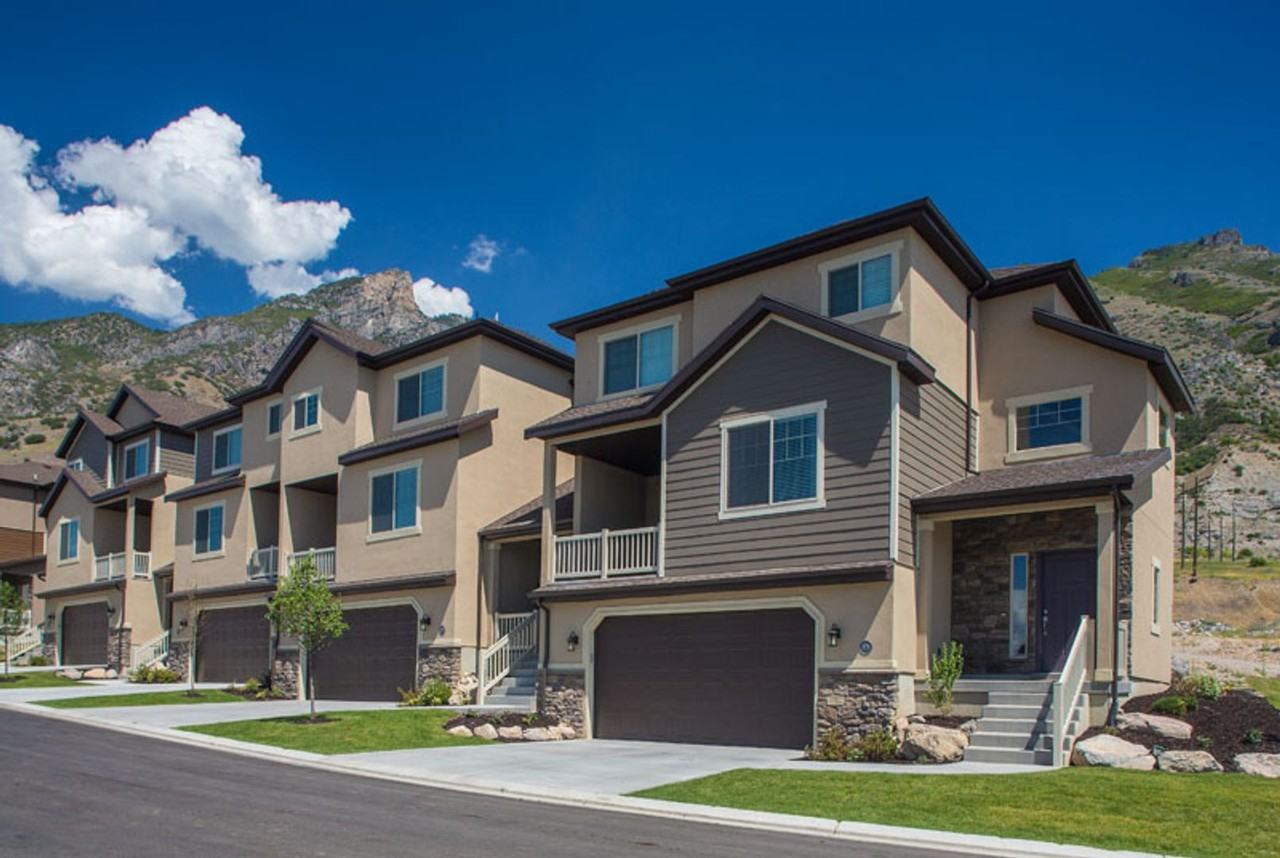 939 S Aspen Loop - Photo 2 of 20