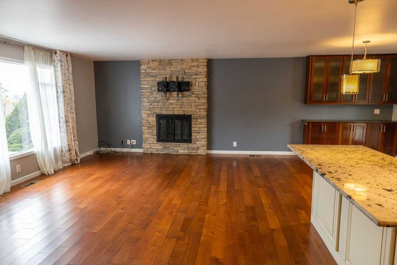 2318 Bramble Ct - Photo 6 of 31