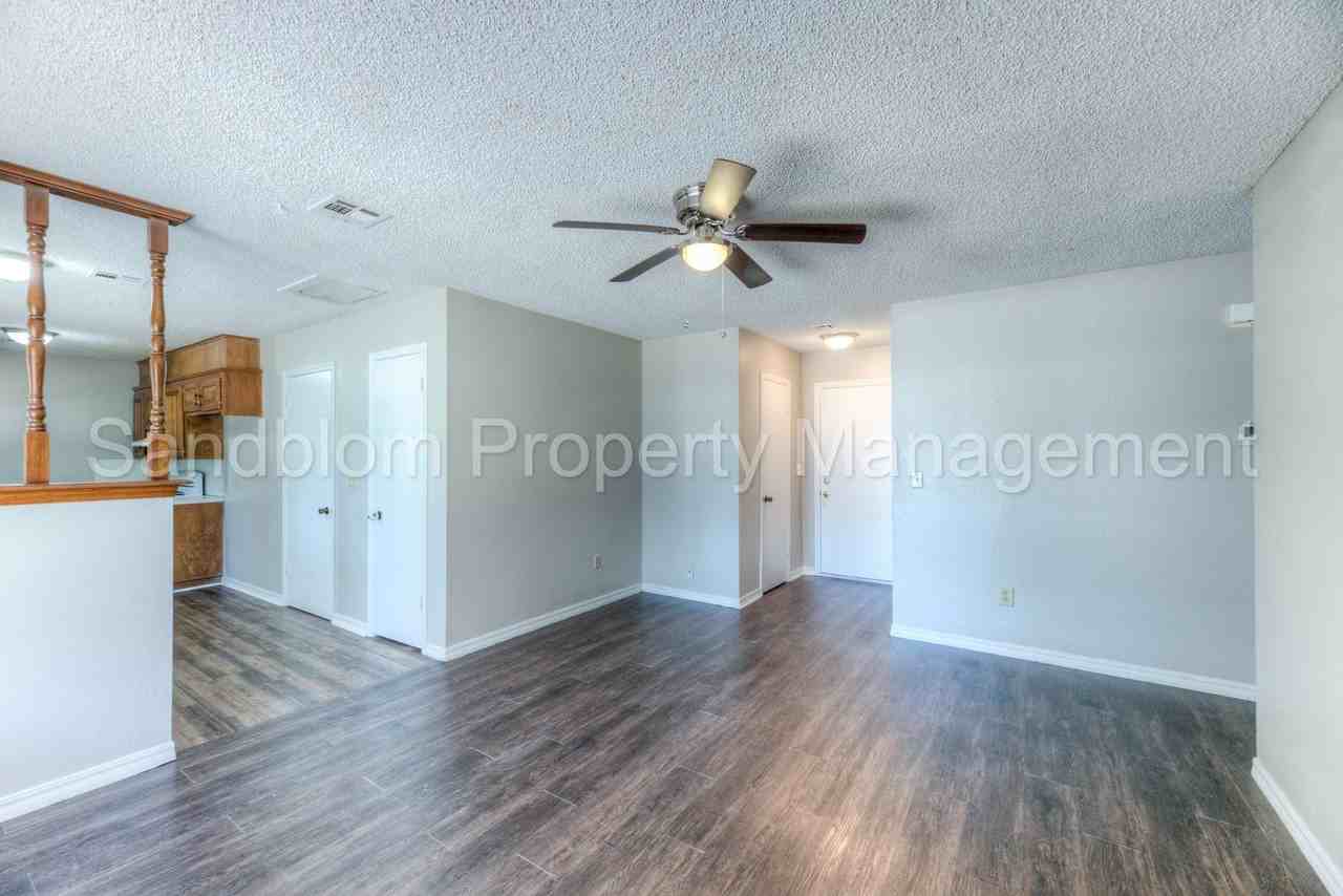 408 Jamaica Ct - Photo 6 of 20