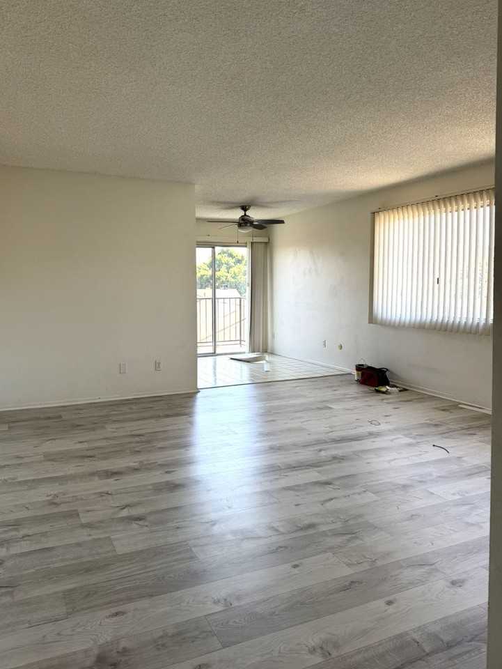 1255 W 7th St - Photo 2 of 16