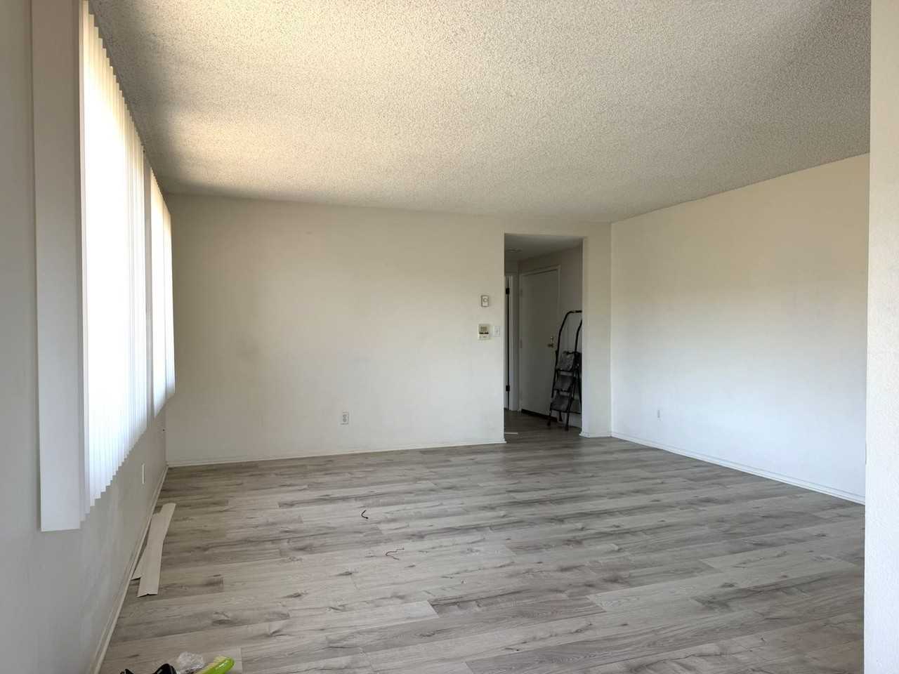 1255 W 7th St - Photo 3 of 16