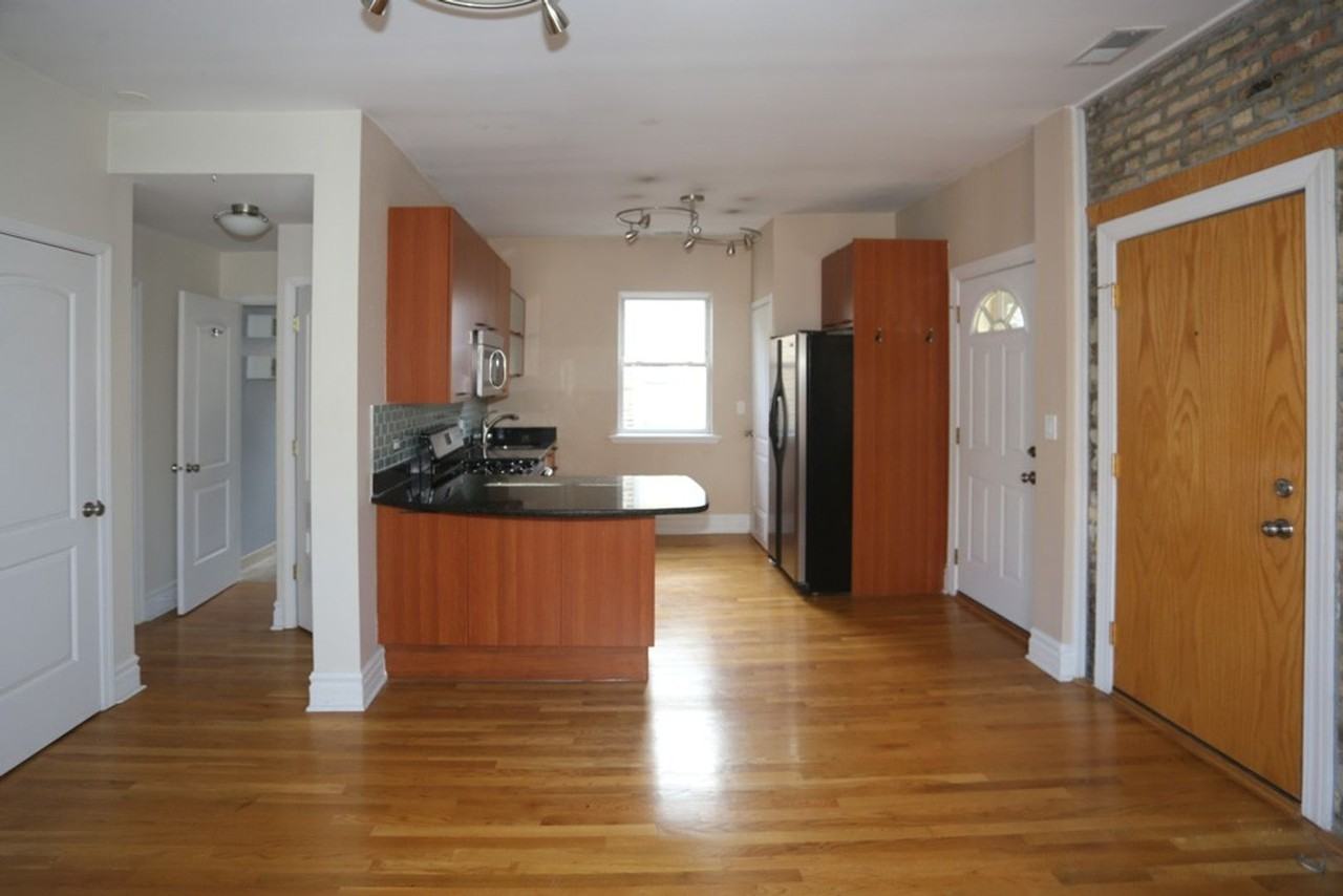2457 W Sunnyside Ave #1 - Photo 6 of 18