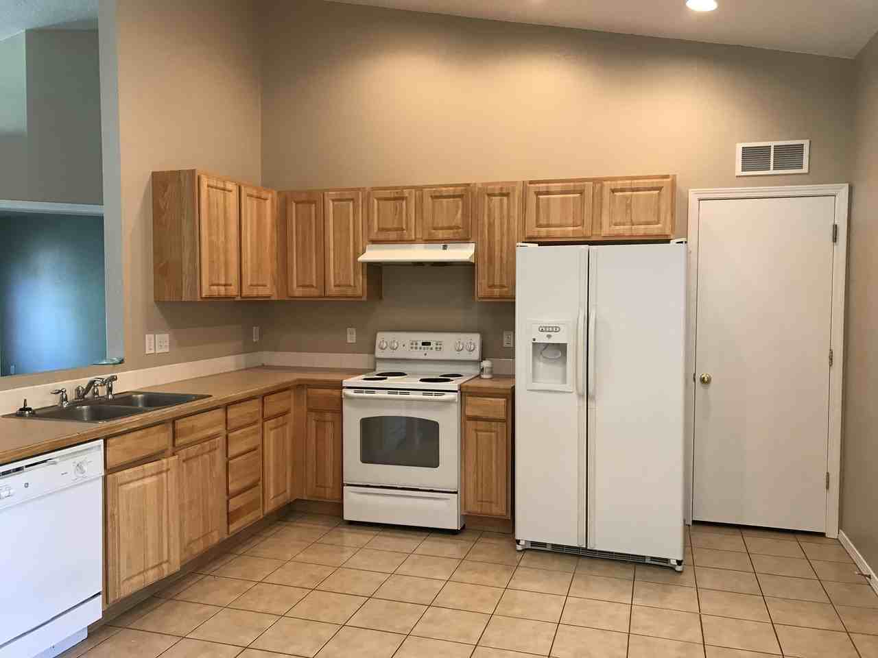 1262 N Hidden Meadows Ave - Photo 5 of 34