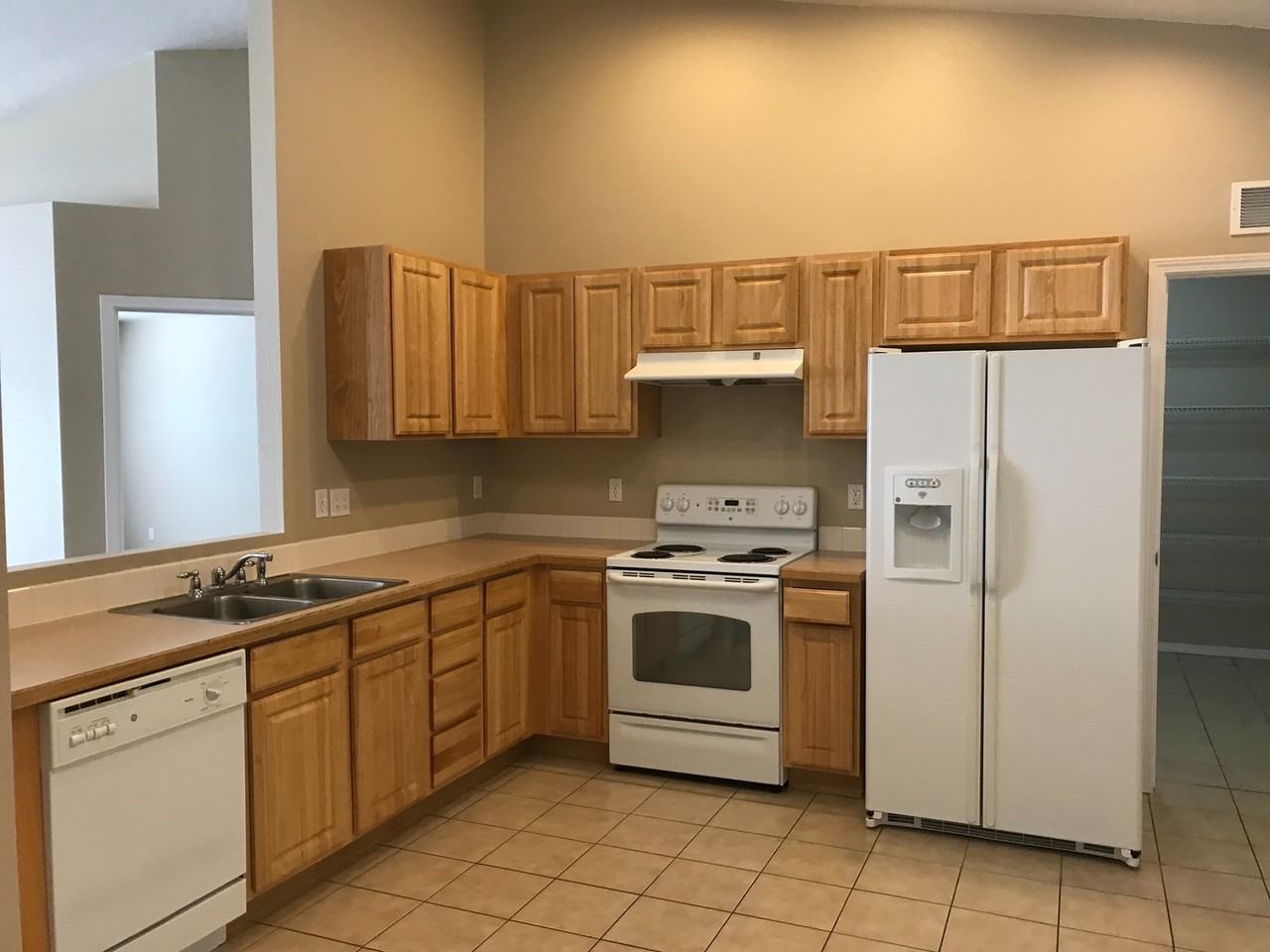 1262 N Hidden Meadows Ave - Photo 6 of 34