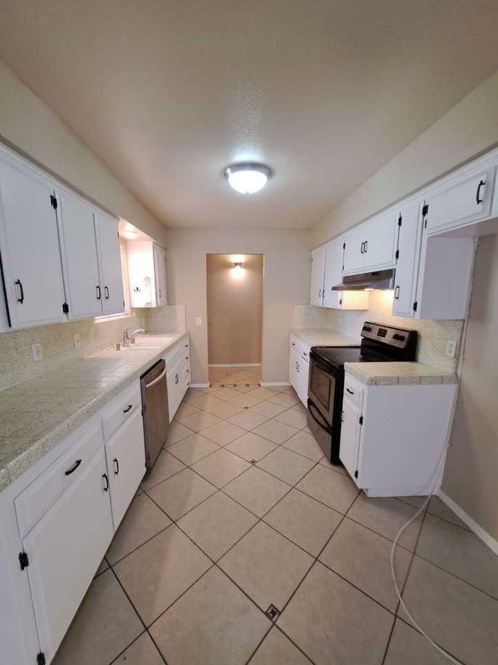 15262 W El Mar Ln - Photo 2 of 29