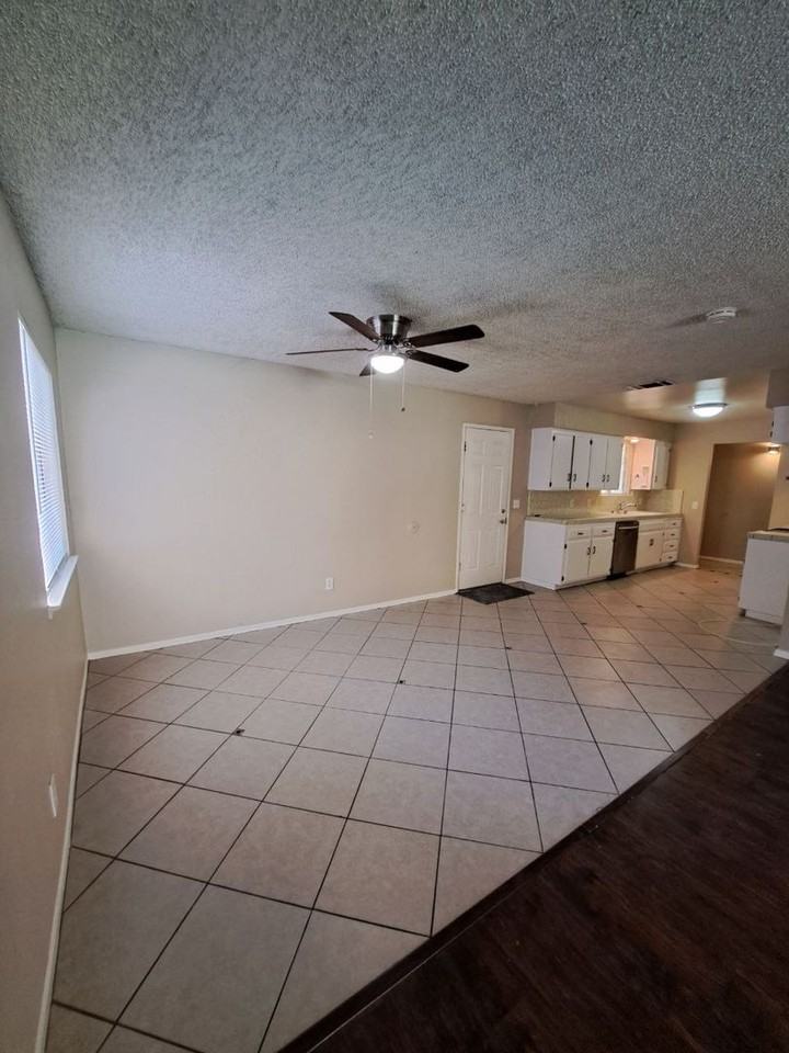 15262 W El Mar Ln - Photo 7 of 29