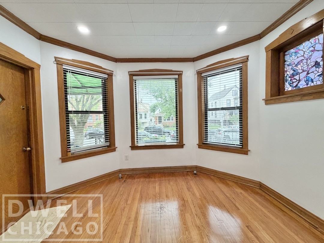 3322 N Hamlin Ave #1 - Photo 3 of 27