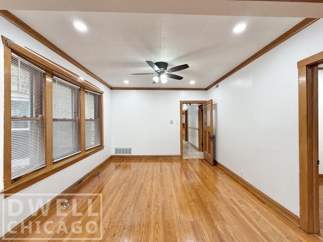 3322 N Hamlin Ave #1 - Photo 5 of 27