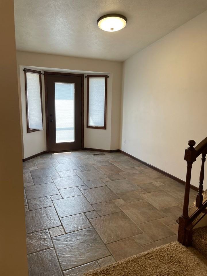 4401 E Oak St - Photo 5 of 19