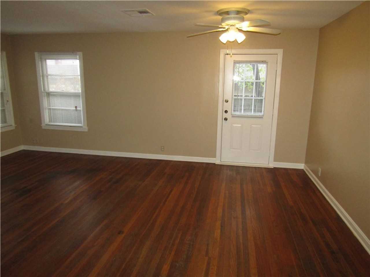3715 Hollywood Ave - Photo 7 of 34