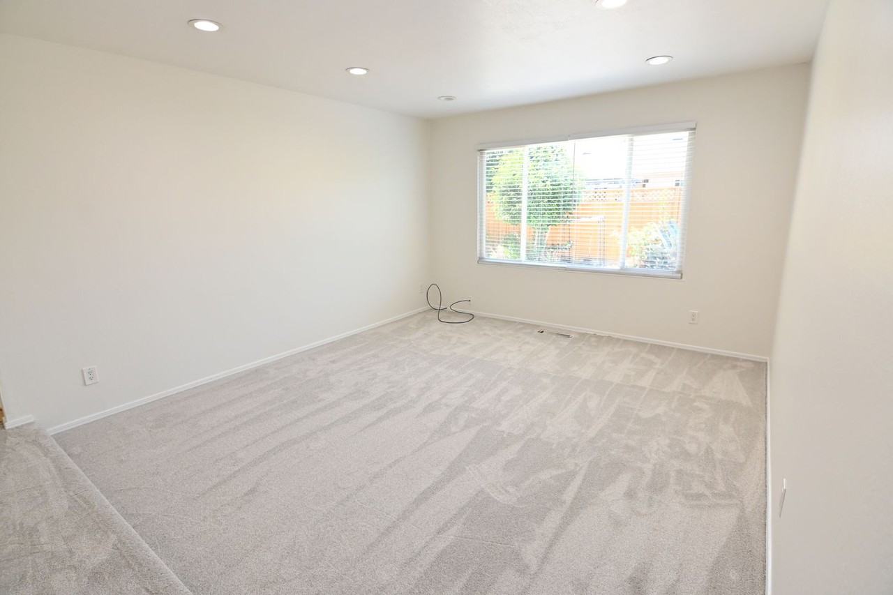 5659 Lathrop Dr - Photo 2 of 33