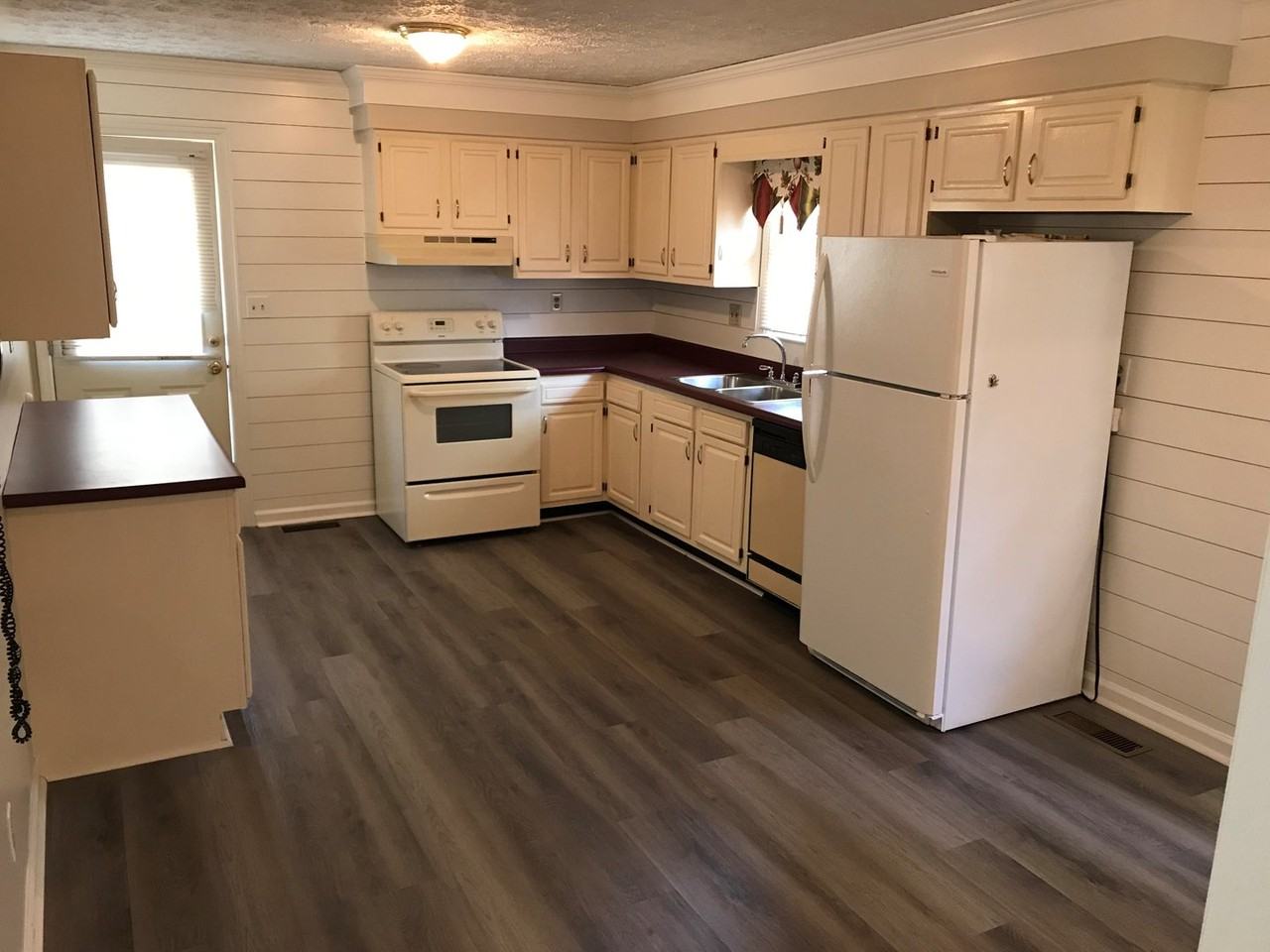 113 Springside Ct - Photo 3 of 21