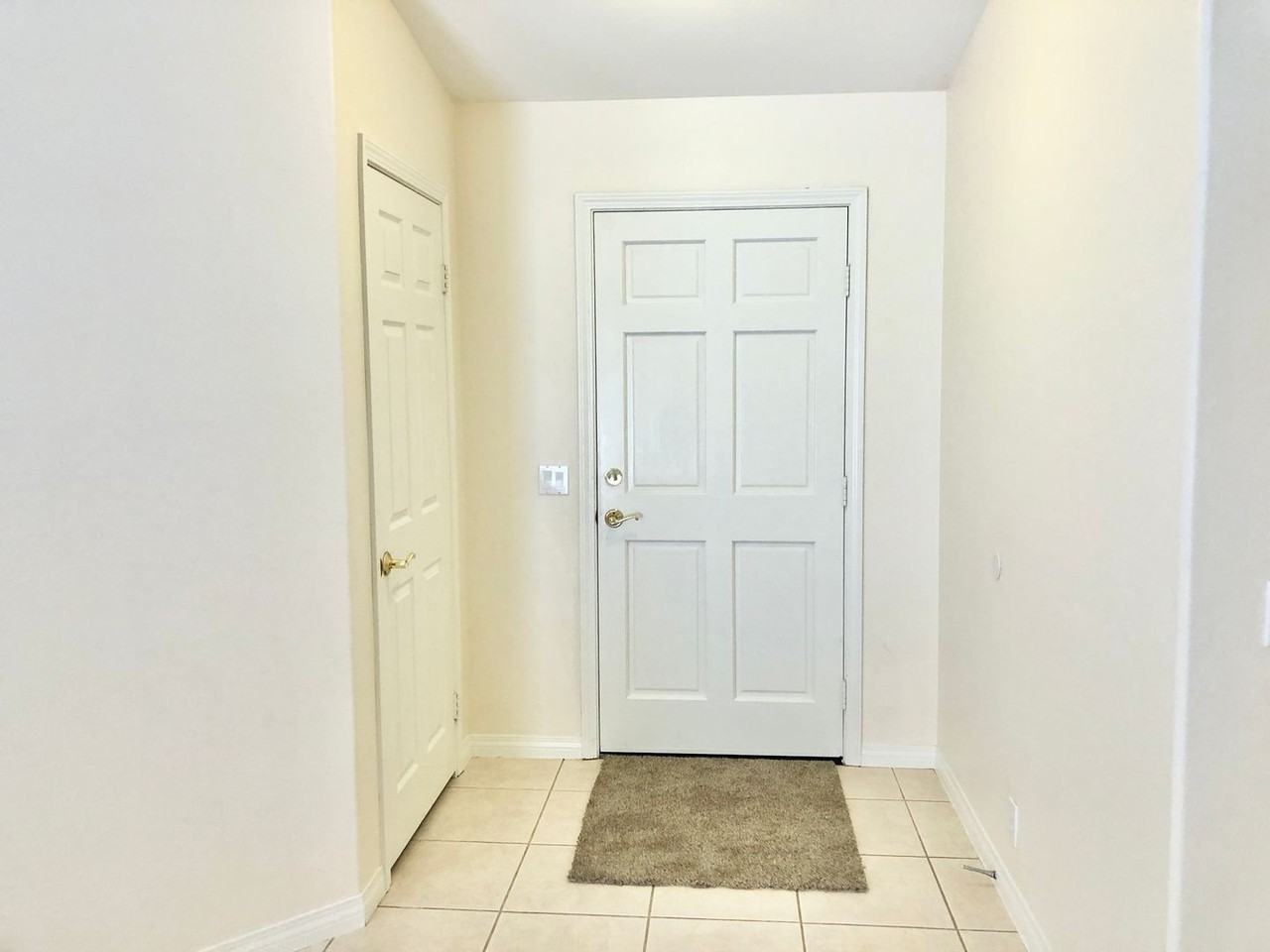 611 Summit Ave - Photo 5 of 50
