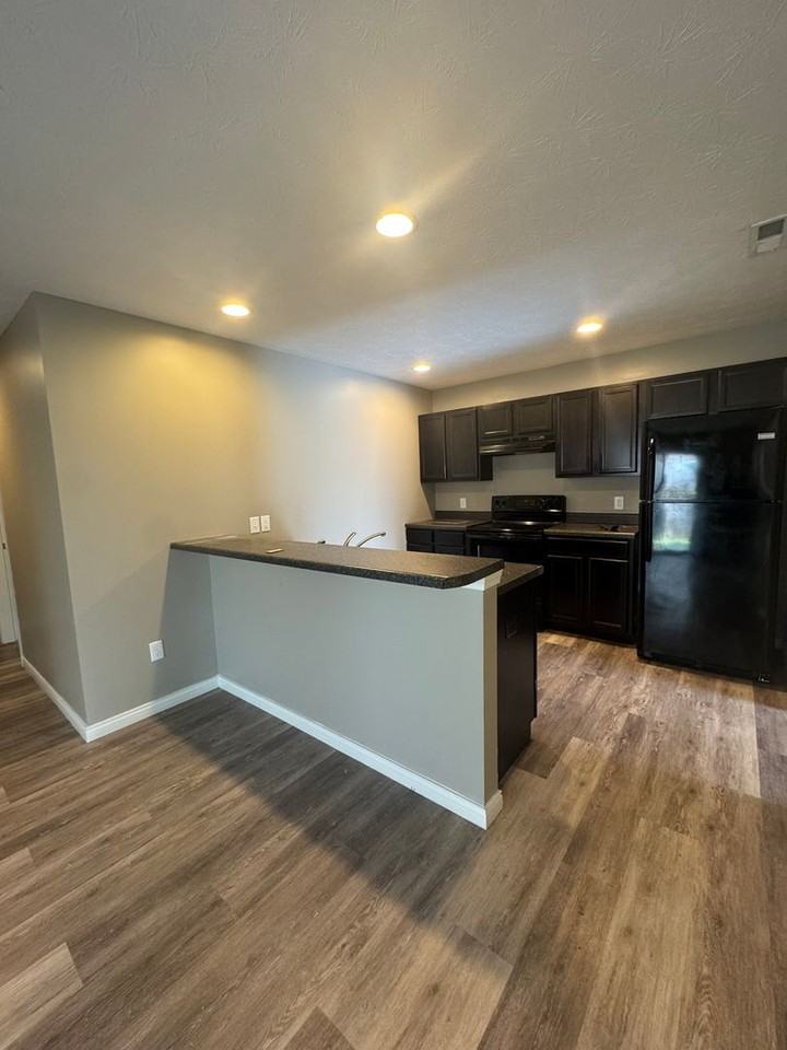 3980 Abraham Ct - Photo 3 of 17