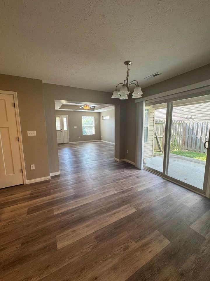 3980 Abraham Ct - Photo 7 of 17