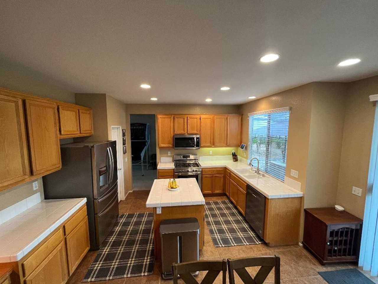 36852 Ranch House St - Photo 2 of 16
