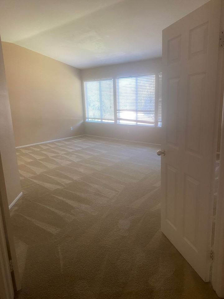36852 Ranch House St - Photo 6 of 16