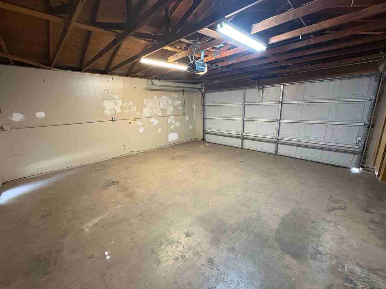 300 N Lane St - Photo 4 of 31