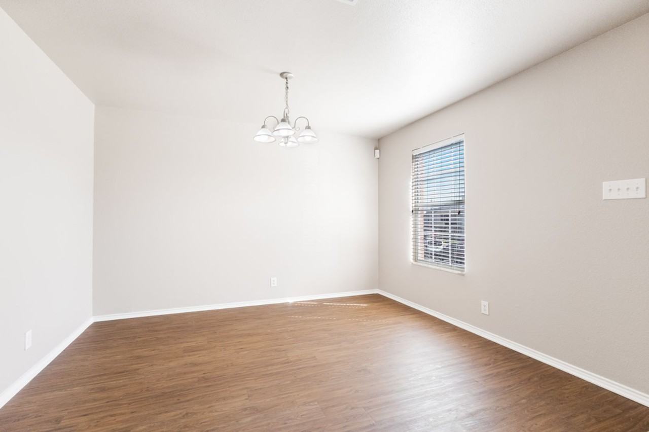13415 Rhodes Villa - Photo 4 of 26