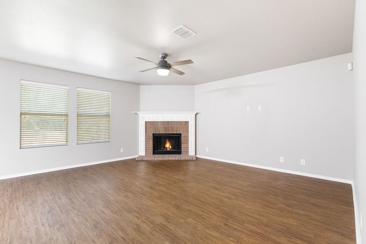 13415 Rhodes Villa - Photo 6 of 26