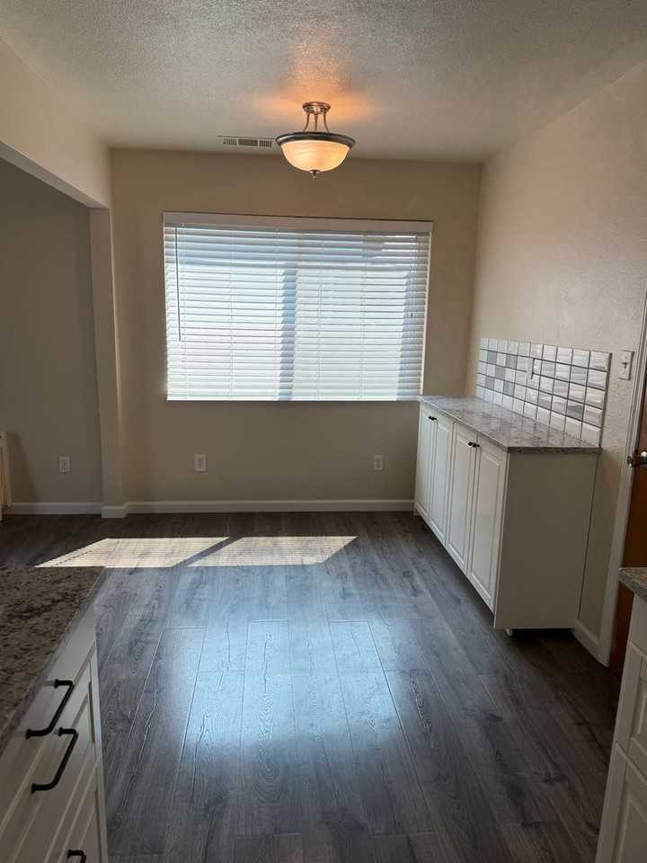 1508 Cypress Ln - Photo 7 of 16