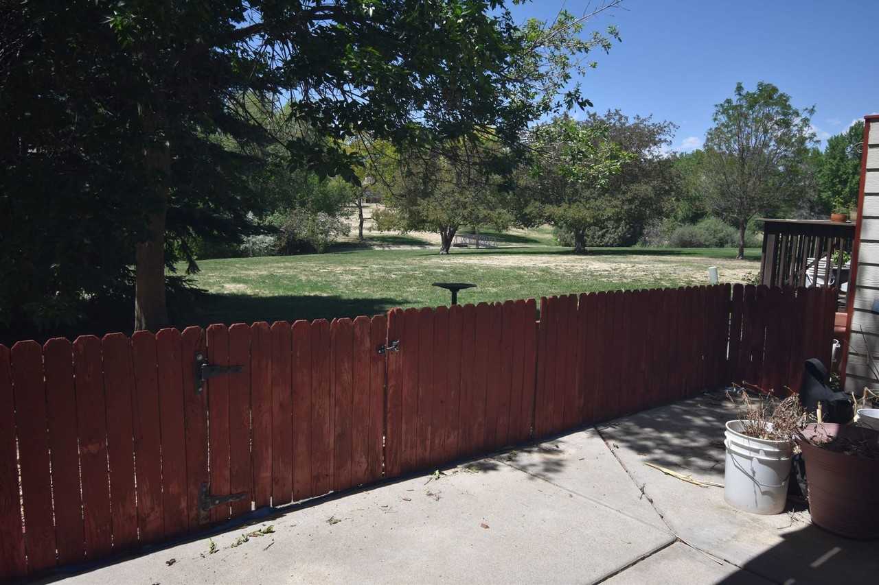 1213 Baker St - Photo 3 of 50