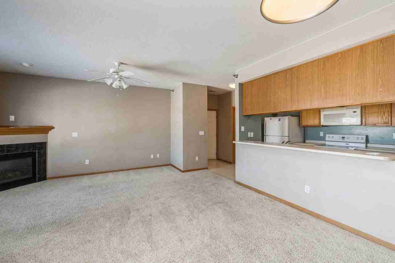 1320 Se Florence Dr #16 - Photo 2 of 15
