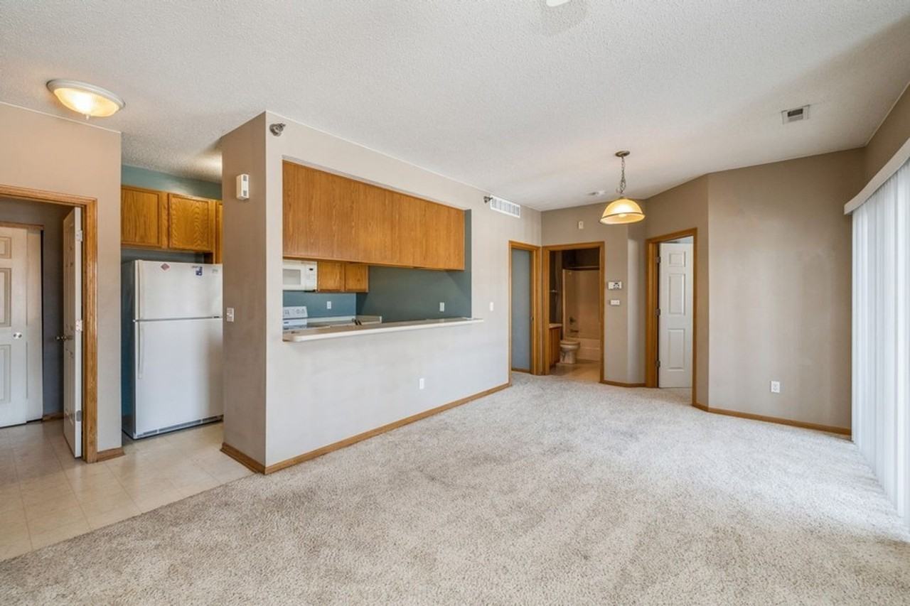 1320 Se Florence Dr #16 - Photo 5 of 15