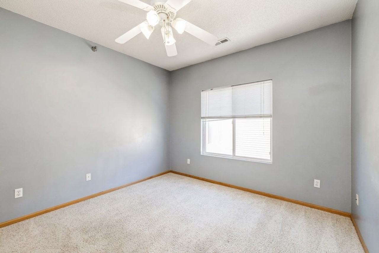 1320 Se Florence Dr #16 - Photo 7 of 15