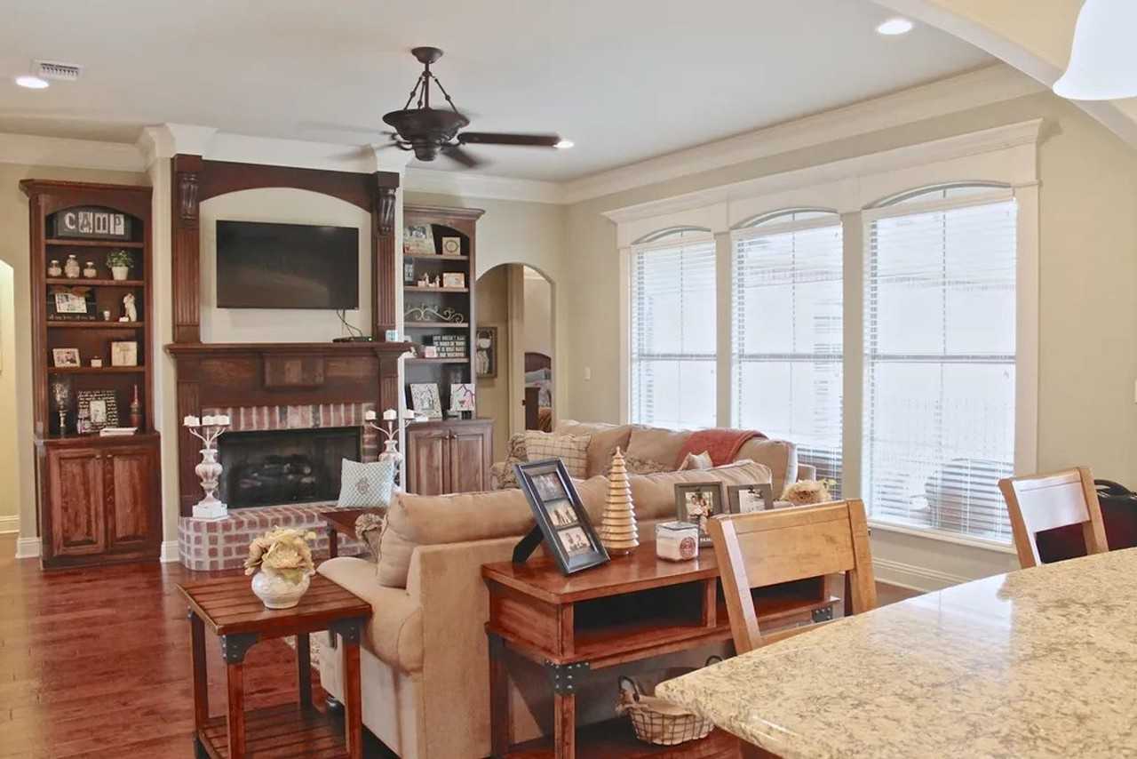 521 Tupelo Dr - Photo 4 of 18