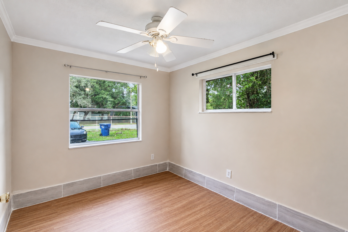 1227 Merritt St - Photo 7 of 13