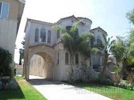 featured image of 1330 S Ridgeley Dr