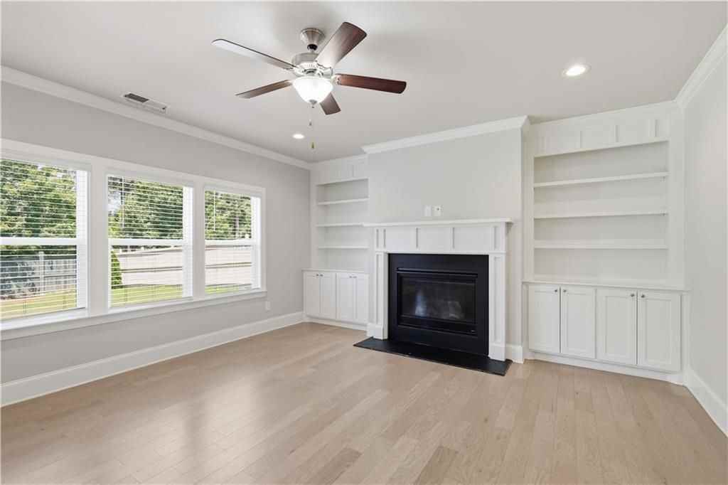 781 Belerose Ln - Photo 3 of 35