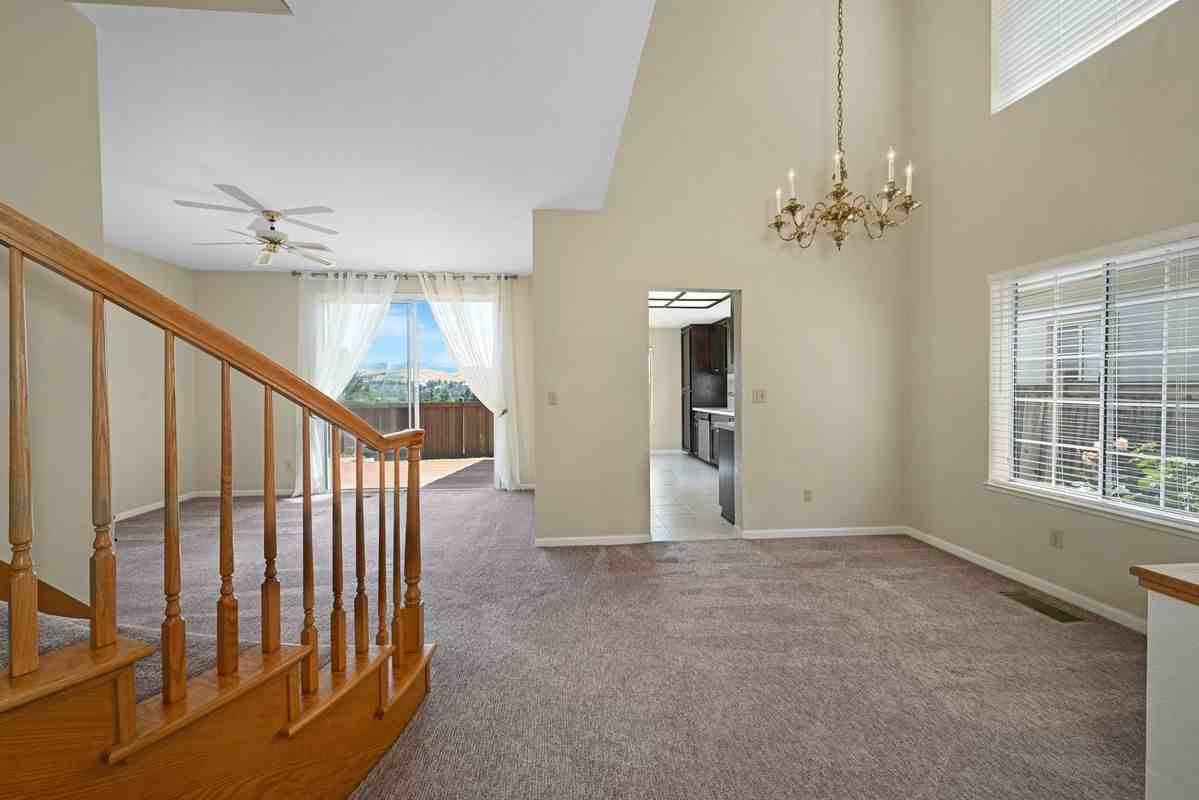 1319 Strawberry Ct - Photo 2 of 34