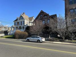 featured image of 88 Willow St ## 90