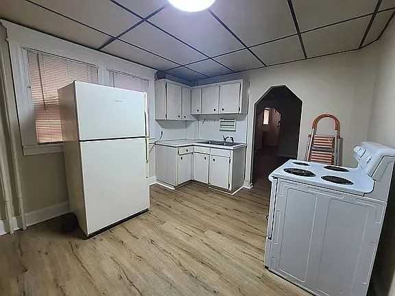88 Willow St ## 90 - Photo 2 of 5