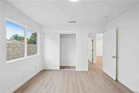 4664 Sierra St - Photo 3 of 9