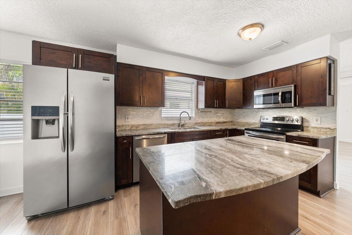 3128 W Varn Ave - Photo 3 of 3