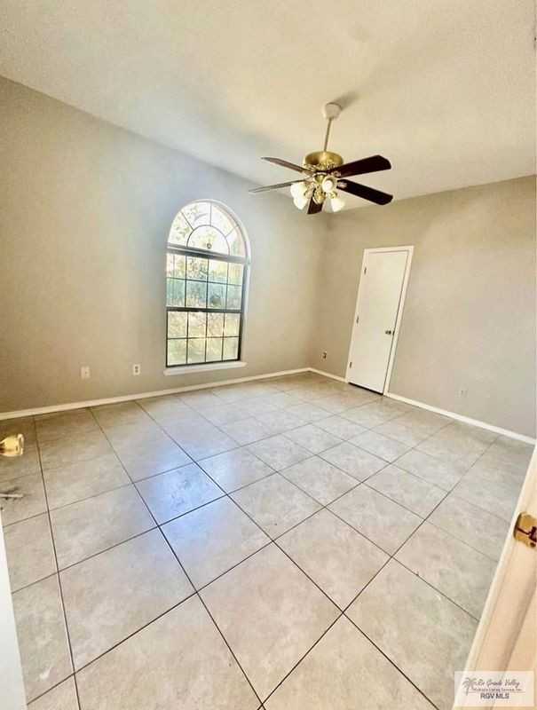 15 Valles Ct - Photo 2 of 7