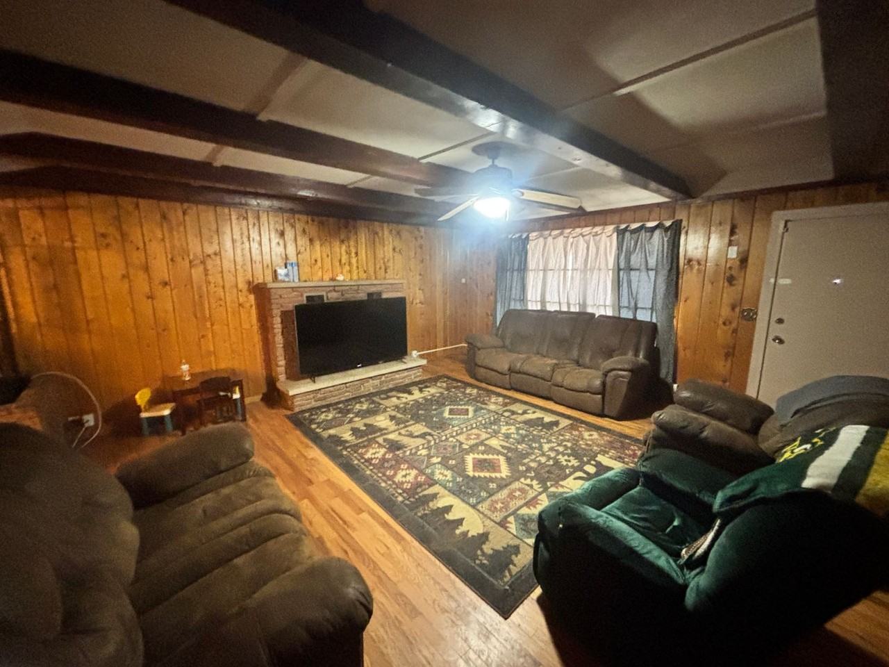 1458 N Mccue St - Photo 2 of 9