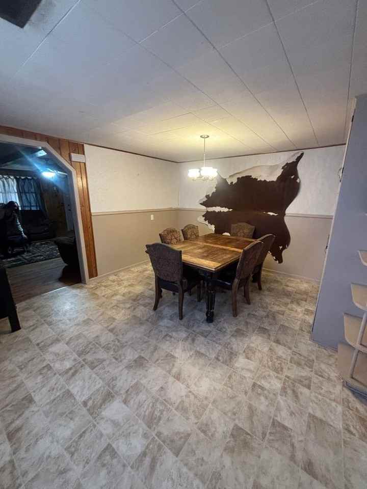 1458 N Mccue St - Photo 3 of 9
