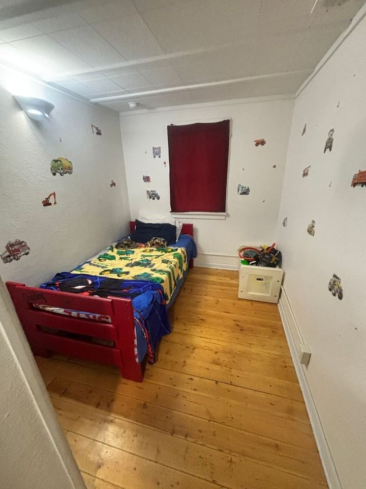 1458 N Mccue St - Photo 5 of 9