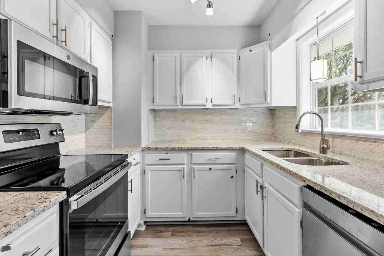 2604 Greyson St - Photo 4 of 9