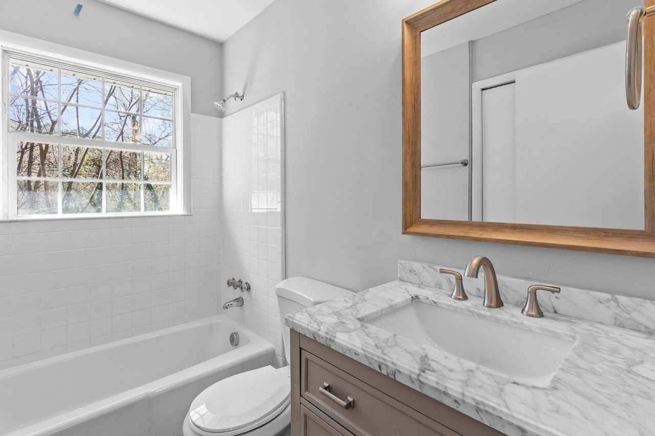 2604 Greyson St - Photo 6 of 9